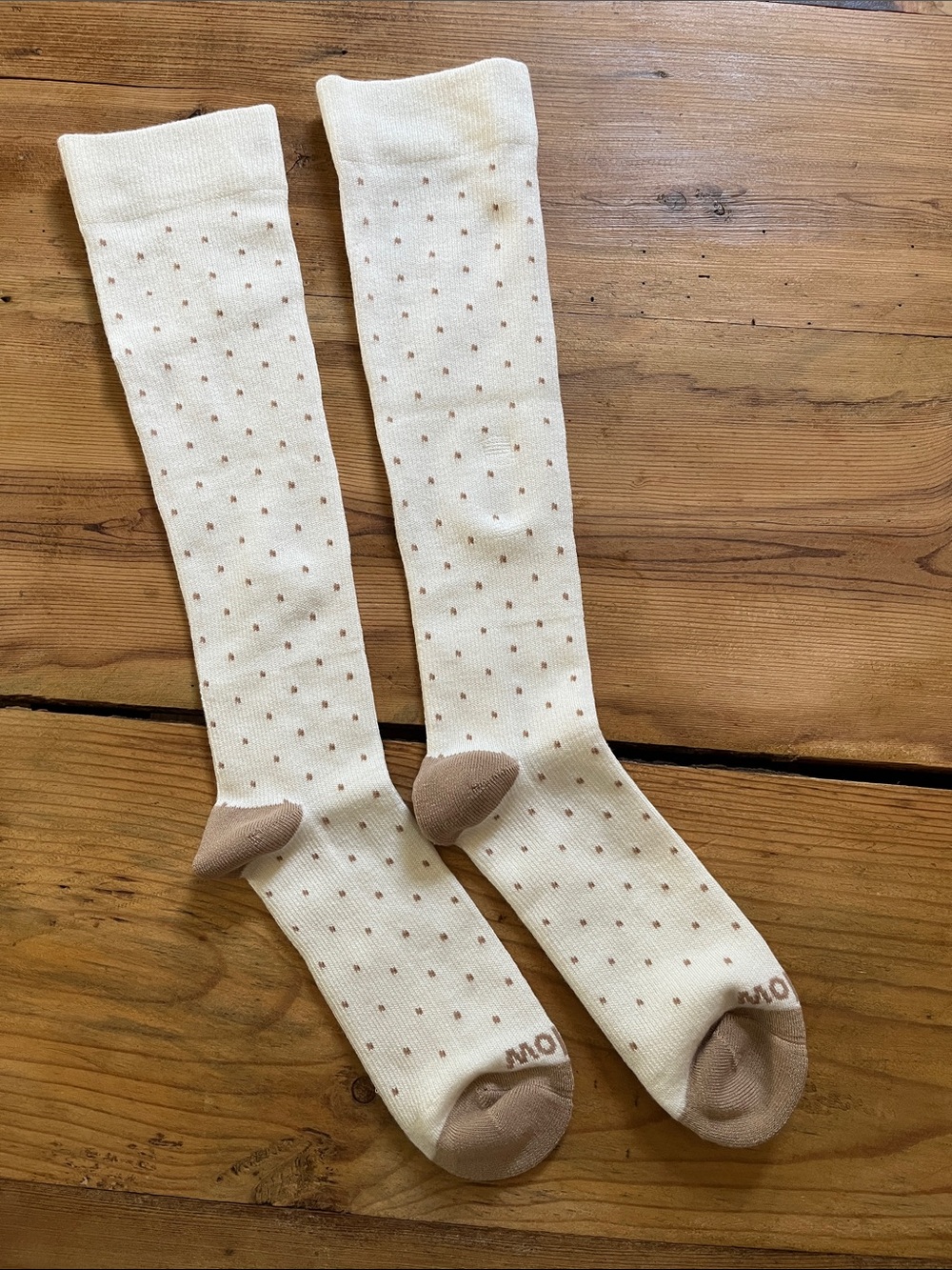 WELLOW L White/Brown Dot Compression Socks